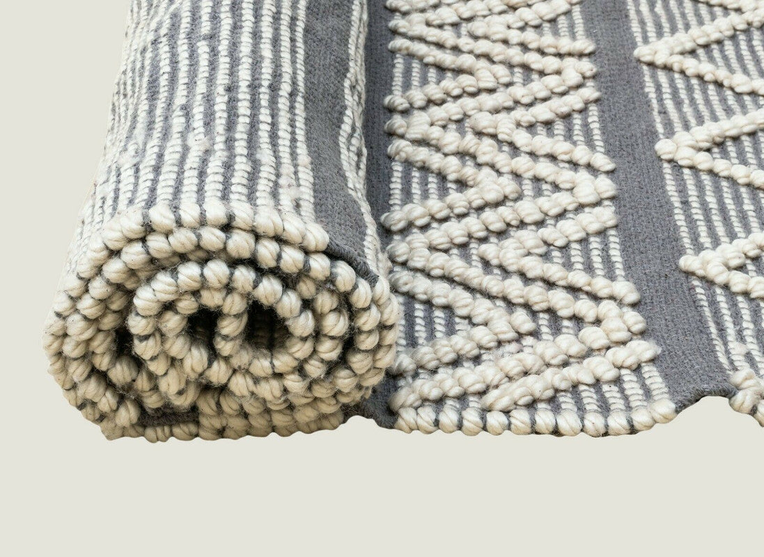 Boho Style Hand Loomed Recycle Cotton Wool Woven Design Rug 150 x 200 cm - Home & Garden > Rugs - Zanlana Design and Home Decor